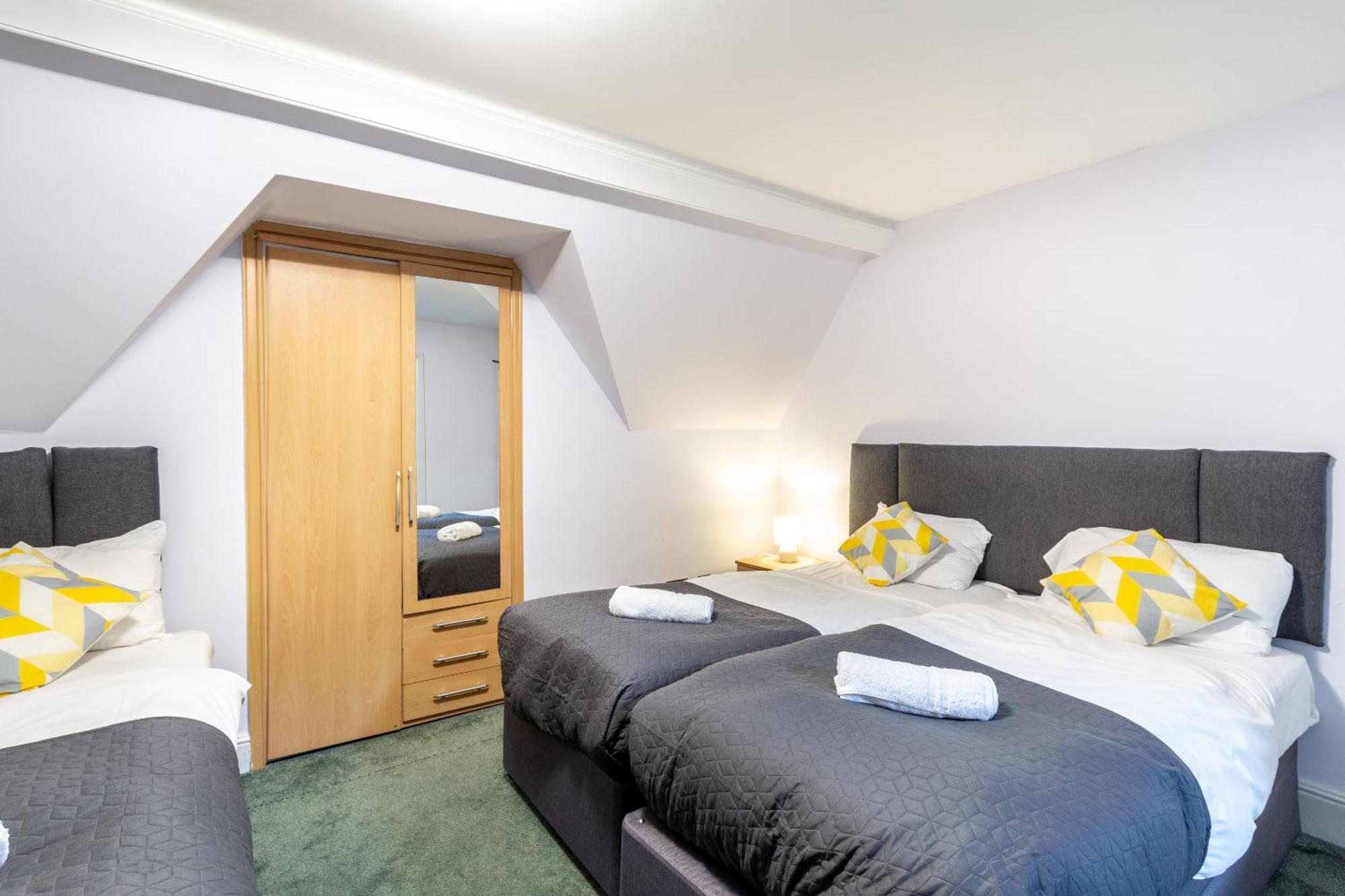 London Gatwick Inn Exterior photo