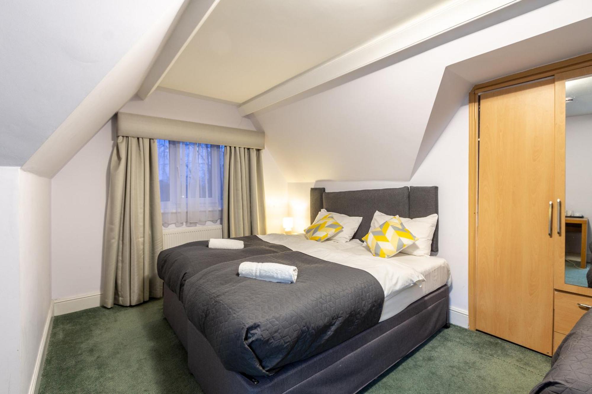 London Gatwick Inn Exterior photo