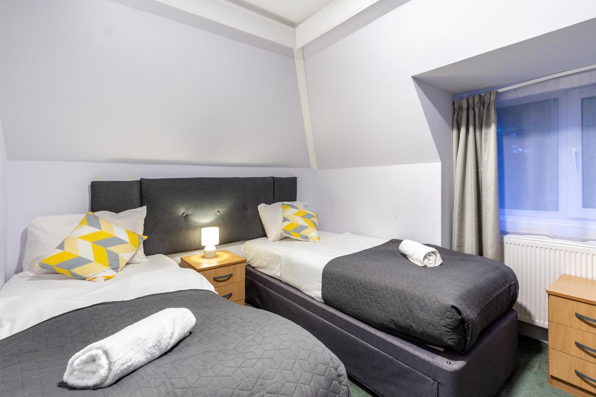 London Gatwick Inn Exterior photo