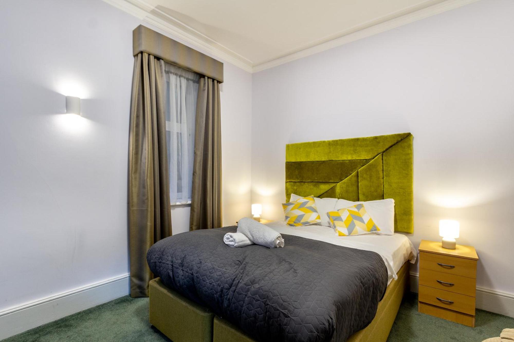 London Gatwick Inn Exterior photo