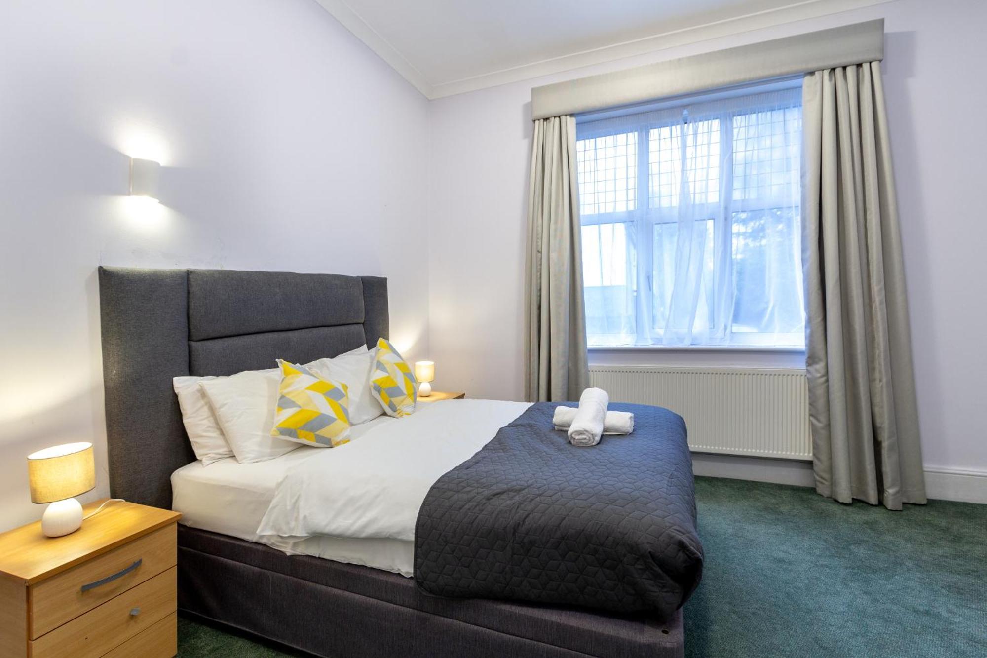 London Gatwick Inn Exterior photo
